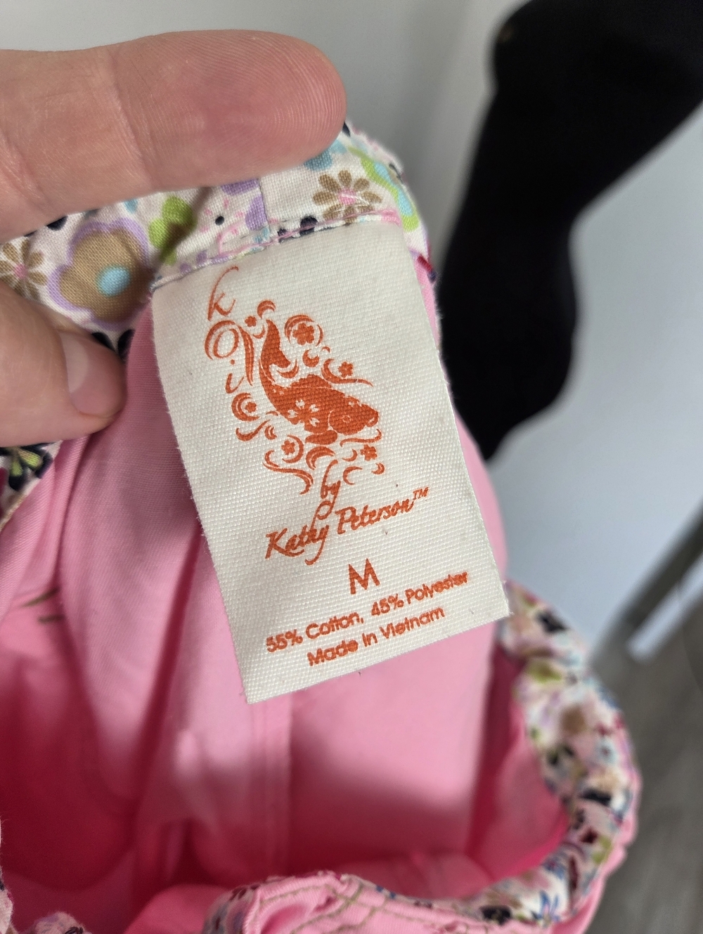 Koi By Kathy Peterson Scrub Set Pink Floral Cargo Pants Medical Nursing M/L - Picture 7 of 15